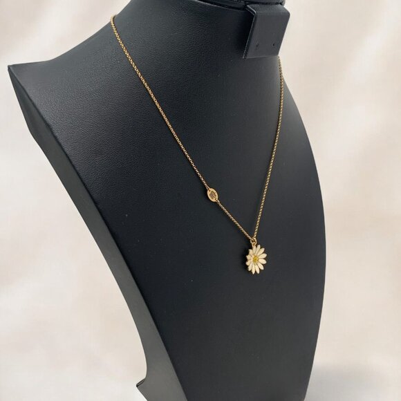 Juicy Couture Daisy Pendant Necklace With Adjustable Chain Cream/Gold - Picture 3 of 7